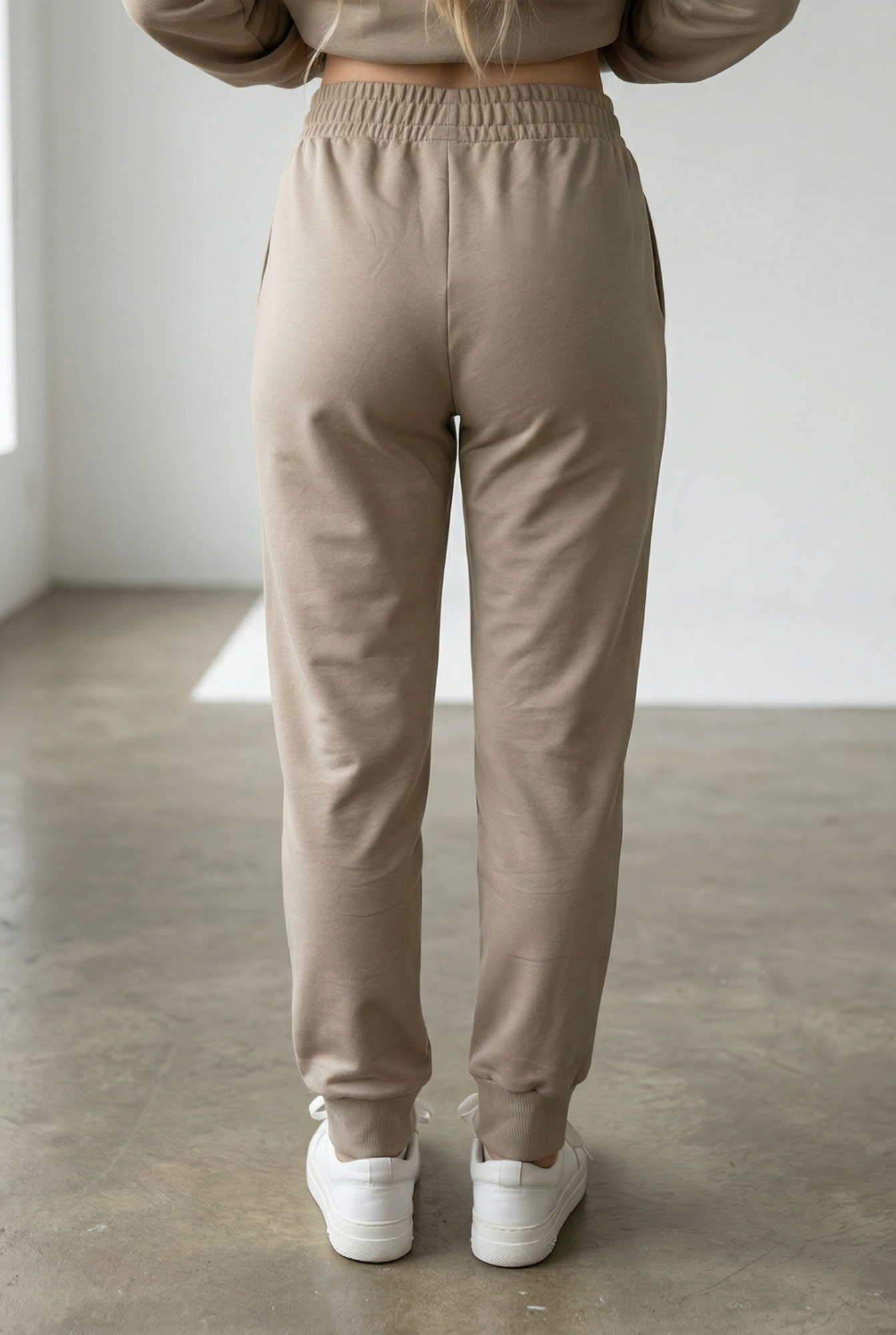 Брюки спортивные женские М-У12128 (Размер:108-114-164 Цвет:беж)